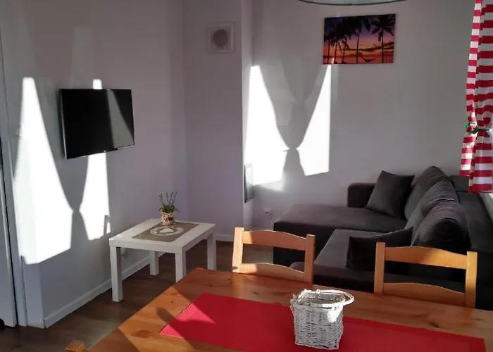 Osada Kalinowa Nowecin Sauna 度假居 莱鲍